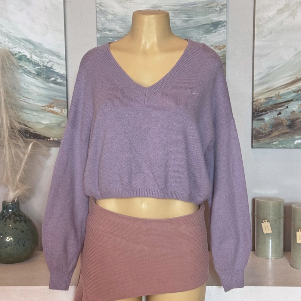 Hollister California Lavender Cropped V-Neck Sweater Size Small